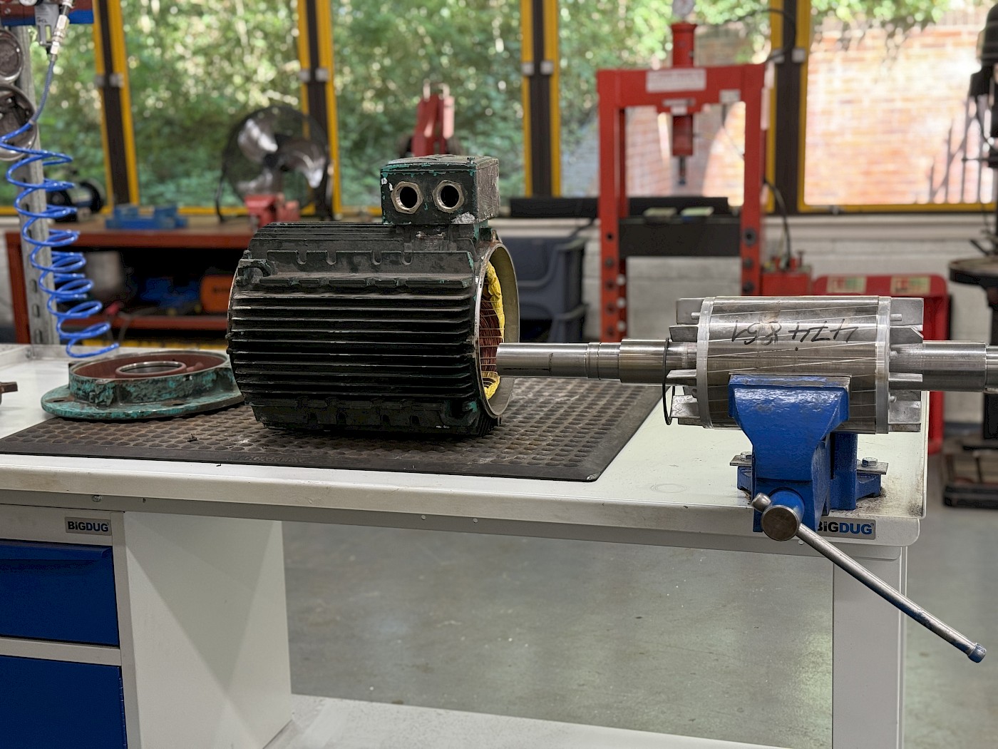 workshop_bench_001.jpeg